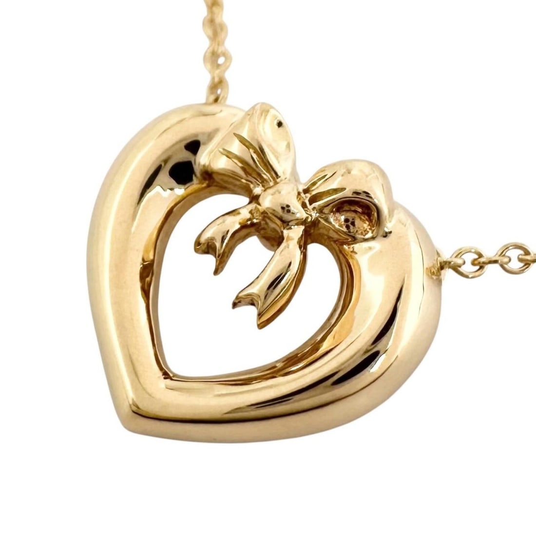 TIFFANY & Co. Heart Ribbon Necklace, 750 K18 Gold, Women's: --- Catalog ---Category: SizePendant Size: 11mm x 12mm / 0.43'' x 0.47''Neck Circumference: 44 cm / 17.32''Category: DesignColor: GoldGender: WomenMaterial: Gold (18K)Necklace Type: NecklaceCategory: 