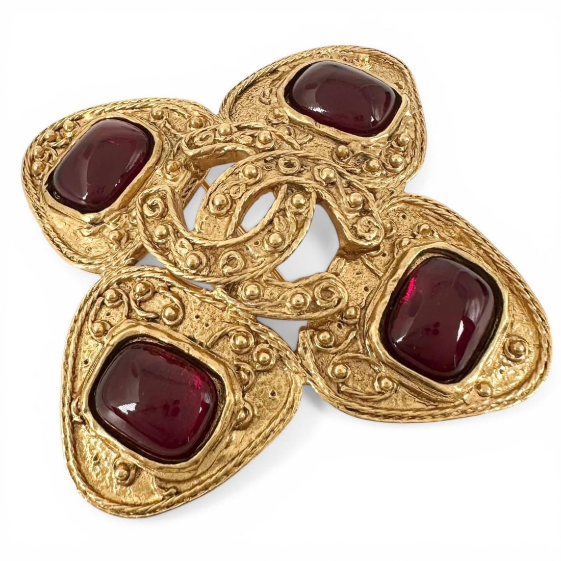 CHANEL Coco Mark Colored Stone Brooch 94A Gold Women's: --- Catalog ---Category: SizeSize (HxWxD): 6.56cm x 6.43cm / 2.58'' x 2.53''Category: DesignType: BroochColor: GoldGender: WomenCategory: GeneralMPN: 94ABrand: ChanelCountry of Origin: France--- Item 