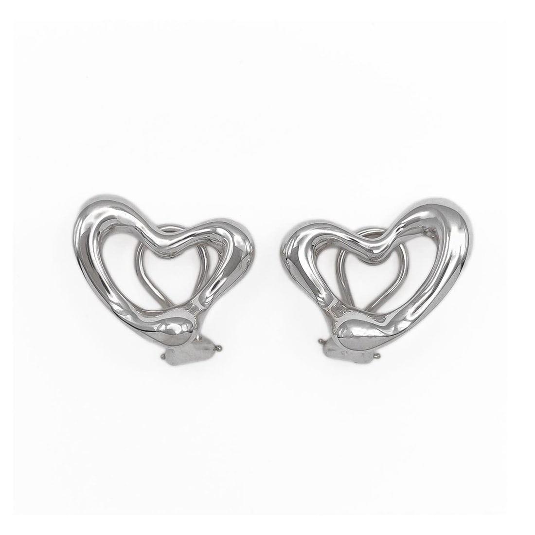 TIFFANY & Co. Open Heart Earrings, SV925 Silver, Women's: --- Catalog ---Category: SizeSize (HxWxD): 15.00mm x 20.00mm / 0.59'' x 0.79''Category: DesignType: Clip earringsColor: SilverGender: WomenMaterial: Silver 925Category: GeneralBrand: Tiffany--- Item L