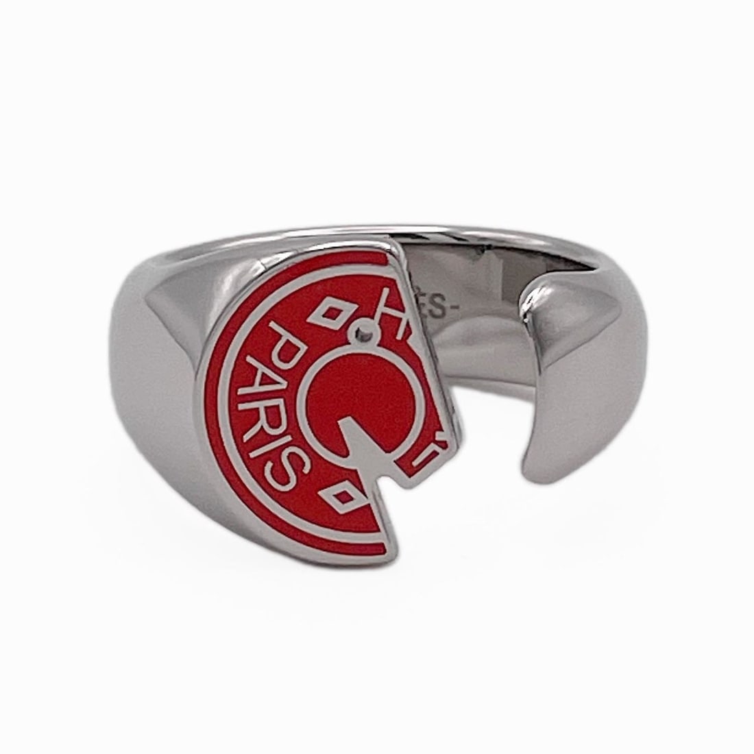 HERMES Carousel Ring, Stainless Steel, Silver, Men's (7789): --- Catalog ---Category: SizeJP Size: 15US Size: 7.5Category: DesignType: Band ringColor: Orange, SilverGender: MenMaterial: Stainless steelCategory: GeneralMPN: GD0224Brand: Hermes--- Item List