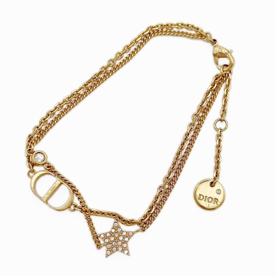 Christian Dior Dior bracelet, metal, gold, for women: --- Catalog ---Category: SizeLength: 18.5cm / 7.28''Category: DesignType: Charm braceletColor: GoldGender: WomenMaterial: MetalCategory: GeneralBrand: Christian Dior--- Item List ---Section: