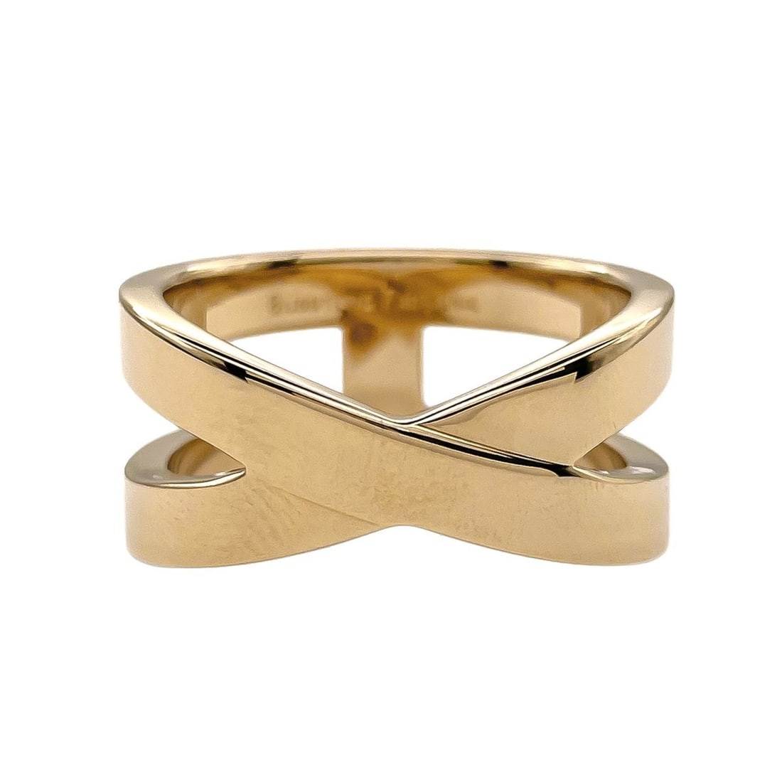 HERMES Ruban Scarf Ring, Holder, Metal, Gold, Men's & Women's: --- Catalog ---Category: DesignType: Scarf ringColor: GoldGender: Men,WomenMaterial: Metal Category: GeneralBrand: HermesCategory: Physical PropertiesSize (HxWxD): 1.2cm x 2.5cm / 0.47'' x 0.98''---