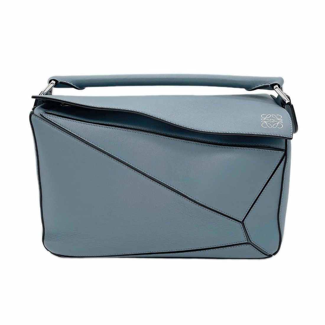 LOEWE Puzzle Bag, Leather Handbag, Blue, Women's: --- Catalog ---Category: SizeSize (HxWxD): 19cm x 29cm x 13cm / 7.48'' x 11.41'' x 5.11''Category: DesignType: HandbagColor: BlueGender: WomenMaterial: Leather Category: GeneralBrand: Loewe--- Item Li