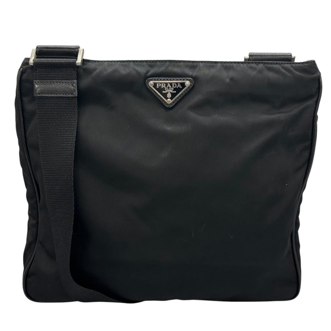 PRADA Prada Triangle Logo Shoulder Bag Nylon Black Men's Women's: --- Catalog ---Category: SizeSize (HxWxD): 26cm x 29cm x 3cm / 10.23'' x 11.41'' x 1.18''Category: DesignType: Shoulder bagColor: BlackGender: Men,WomenMaterial: Nylon Category: GeneralBrand: