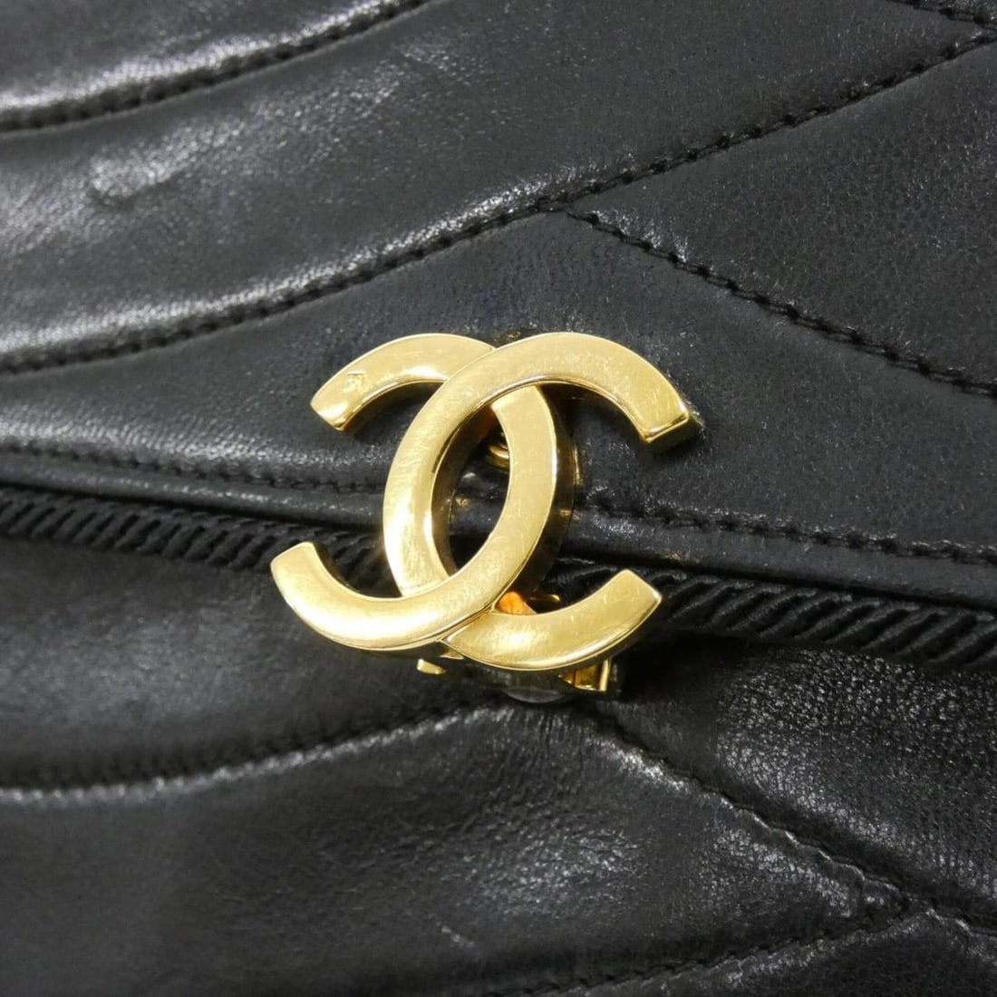 Chanel shoulder bag - 4