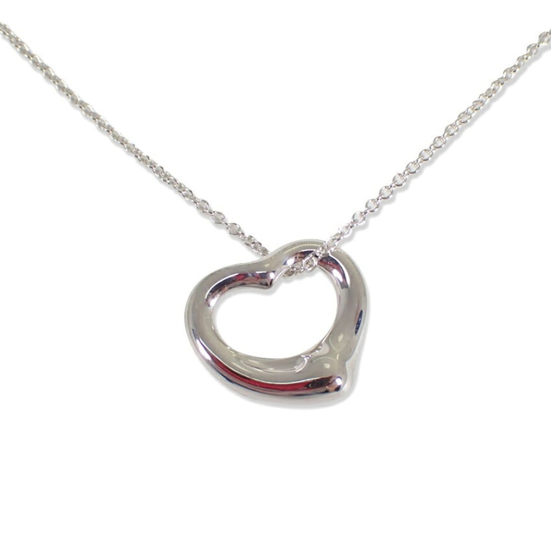 TIFFANY & Co. 925 Heart Pendant Necklace: --- Catalog ---Category: SizePendant Size: 14mm x 16mm / 0.55'' x 0.62''Neck Circumference: 40.5 cm / 15.94''Category: DesignGender: WomenMaterial: Sterling silver 925Necklace Type: Pendant necklaceCa