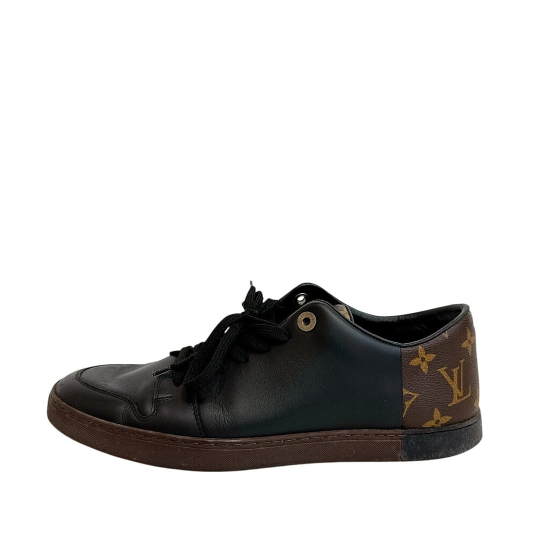 LOUIS VUITTON MS0154 Lineup Line Low-Cut Monogram Sneakers, Black: --- Catalog ---Category: DesignType: SneakersColor: BlackGender: MenCategory: GeneralBrand: Louis VuittonCategory: MaterialUpper Material: LeatherCategory: MeasurementsShoe Width: 11cm / 4.33''--- Ite