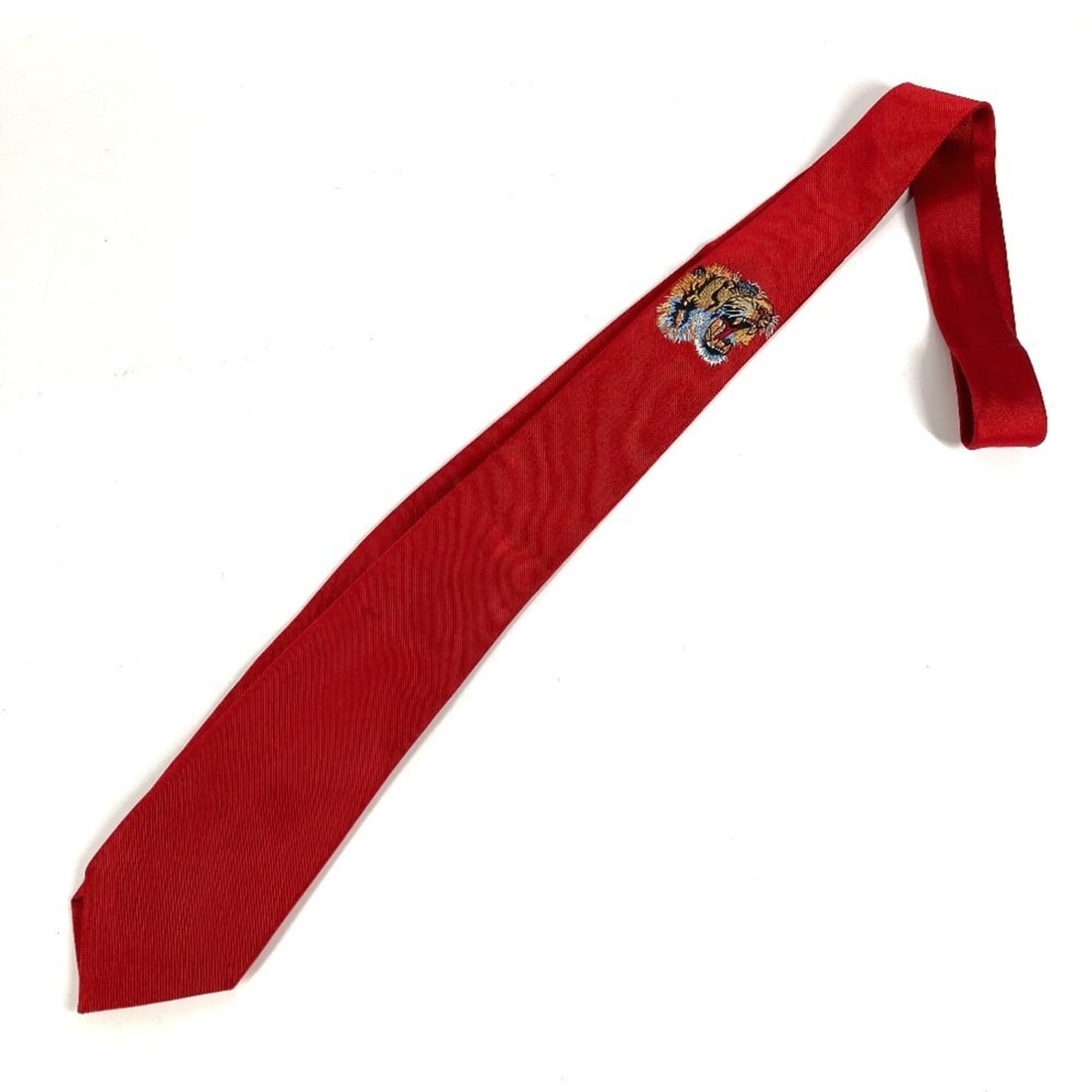 GUCCI (Gucci) Unknown Tiger Logo Suit Accessory Tie Silk Cupro Men's Red: --- Catalog ---Category: SizeWidth: 7cm / 2.75''Total Length: 148cm / 58.26''Category: DesignType: CravatColor: Red colorGender: MenMaterial: Silk , Cupro Category: GeneralBrand: GucciCountry of