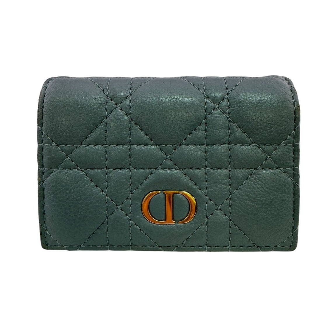 Christian Dior Card Case Cannage CD Clasp Blue: --- Catalog ---Category: DesignType: Card caseColor: BlueGender: WomenMaterial: Leather Category: GeneralBrand: UnspecifiedCategory: Physical PropertiesSize (HxWxD): 7.5cm x 11cm / 2.95'' x 4.33''--- 