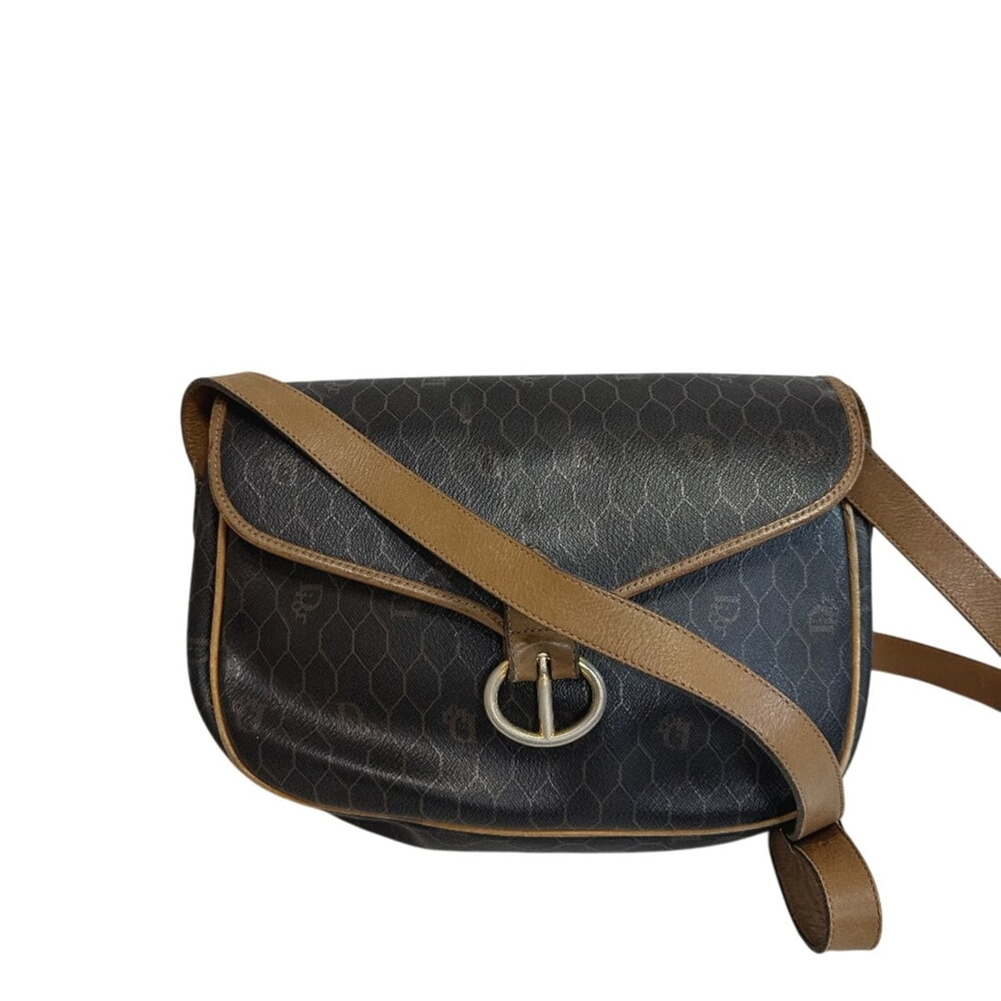 Christian Dior Dior CD Logo Honeycomb Shoulder Bag, Black: --- Catalog ---Category: SizeSize (HxWxD): 19cm x 25cm x 5cm / 7.48'' x 9.84'' x 1.96''Category: DesignType: Pochette, Shoulder bagColor: BrownGender: WomenMaterial: PVC Category: GeneralBrand: Christ