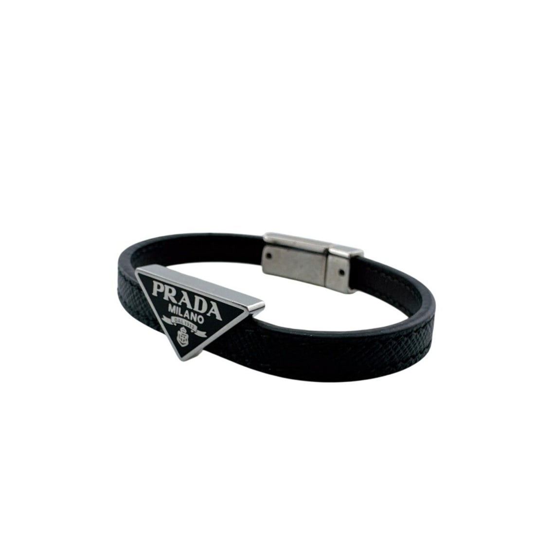 PRADA 2IB289 Triangle Logo Plate Bracelet, Bangle Black: --- Catalog ---Category: SizeLength: 20cm / 7.87''Category: DesignType: Charm braceletColor: BlackGender: Men,WomenMaterial: LeatherCategory: GeneralMPN: 2IB289Brand: Prada--- Item List ---Section: