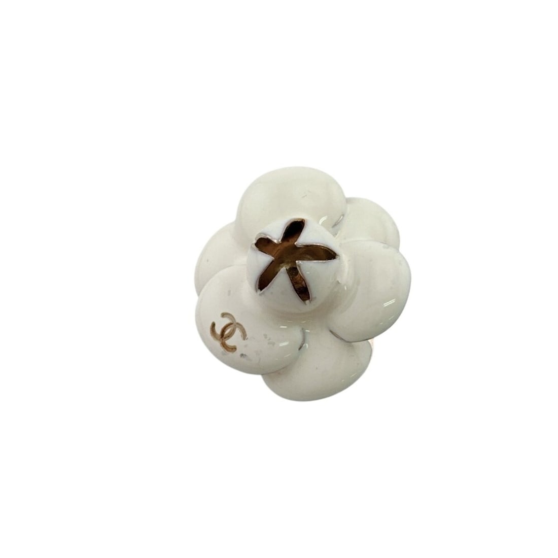 CHANEL Camellia Earrings, White Jewelry: --- Catalog ---Category: SizeSize (HxWxD): 30.00mm x 30.00mm / 1.18'' x 1.18''Category: DesignType: Clip earringsColor: Gold, WhiteGender: WomenMaterial: Gold platingCategory: GeneralBrand: Chanel---