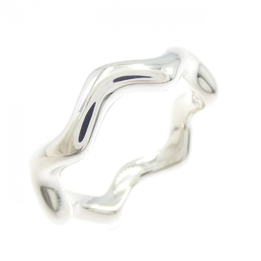 Tiffany Zigzag Ring: --- Catalog ---Category: SizeJP Size: 9.0US Size: 5Category: DesignType: Band ringGender: WomenMaterial: Silver 925Category: GeneralBrand: Tiffany--- Item List ---Section: ConditionRanking: Rank A