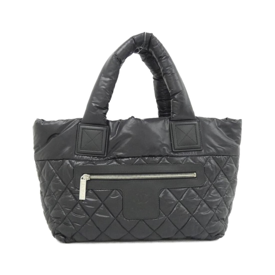 Chanel Coco Cocoon line 48610 handbag: --- Catalog ---Category: SizeSize (HxWxD): 24cm x 40cm x 15cm / 9.44'' x 15.74'' x 5.9''Category: DesignType: HandbagColor: BlackGender: WomenMaterial: Nylon Category: GeneralMPN: 48610Brand:
