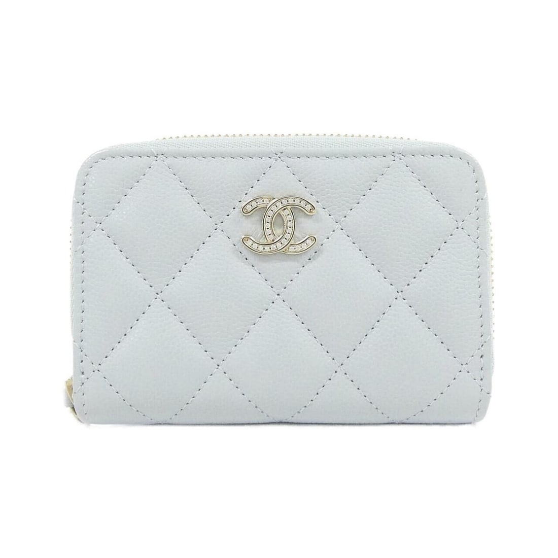 Chanel AP4818 Wallet/Coin Case: --- Catalog ---Category: SizeSize (HxWxD): 7.5cm x 11cm x 2cm / 2.95'' x 4.33'' x 0.78''Category: DesignType: Coin purse/coin caseColor: Light blueGender: WomenMaterial: Grained Calfskin Category:
