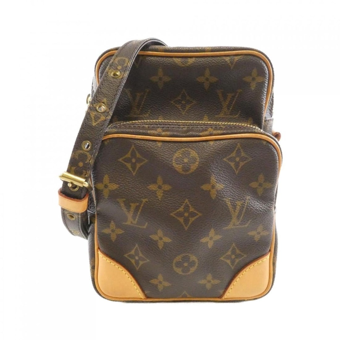 Louis Vuitton Monogram Amazon M45236 Shoulder Bag: --- Catalog ---Category: SizeSize (HxWxD): 22cm x 15cm x 9cm / 8.66'' x 5.9'' x 3.54''Category: DesignType: Shoulder bagColor: BrownGender: WomenMaterial: Coated canvas Category: GeneralMPN: M45236Bra