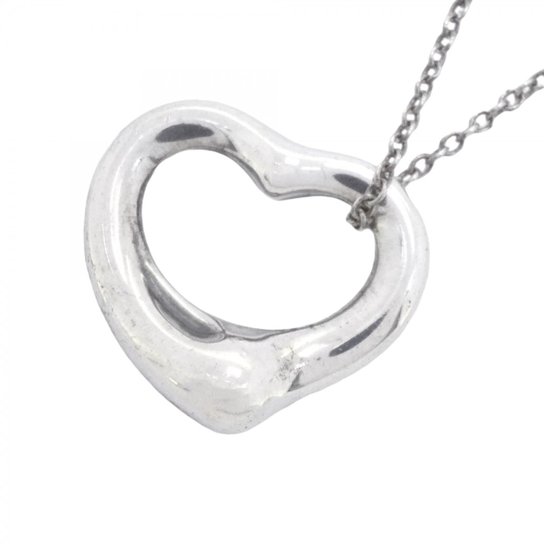 Tiffany & Co. Heart Necklace, Sterling Silver 925, Women's: --- Catalog ---Category: SizePendant Size: 14.4mm x 15.9mm / 0.56'' x 0.62''Neck Circumference: 42.5 cm / 16.73''Category: DesignGender: WomenMaterial: Silver 925Necklace Type: NecklaceCategory: Gener