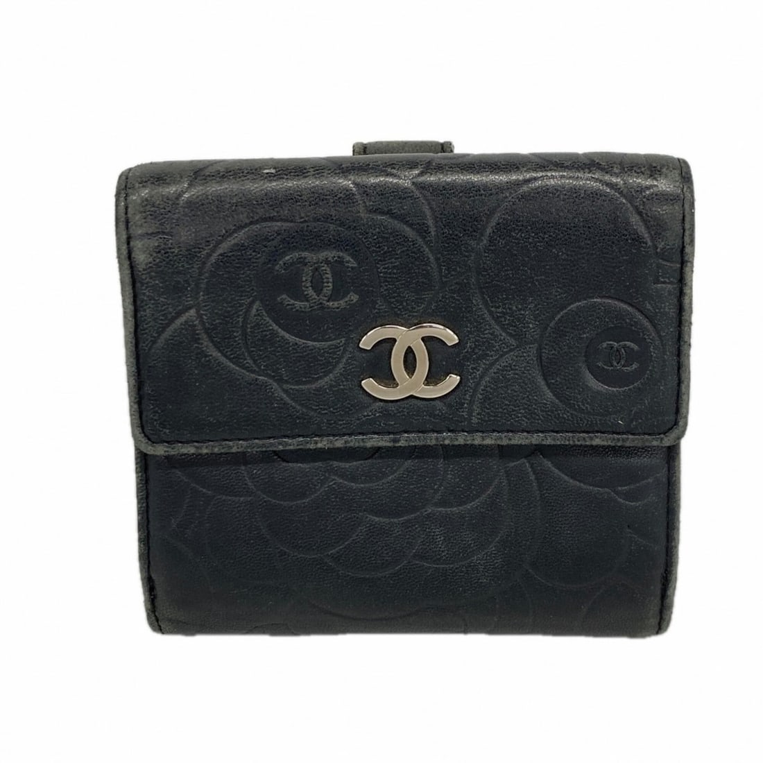 Chanel Camellia Lambskin Wallet, Black, Women's: --- Catalog ---Category: SizeSize (HxWxD): 10.5cm x 10.5cm x 2.5cm / 4.13'' x 4.13'' x 0.98''Category: DesignType: Wallet (bi-fold)Color: BlackGender: WomenMaterial: Leather Leather/Fur Type: Lambskin
