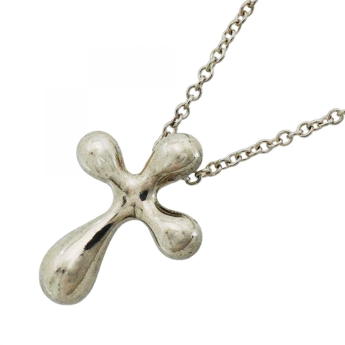 Tiffany & Co. Small Cross Necklace, Sterling Silver 925, Women's: --- Catalog ---Category: SizePendant Size: 15.7mm x 11.7mm / 0.61'' x 0.46''Neck Circumference: 41.5 cm / 16.33''Category: DesignGender: WomenMaterial: Silver 925Necklace Type: NecklaceCategory: Gener