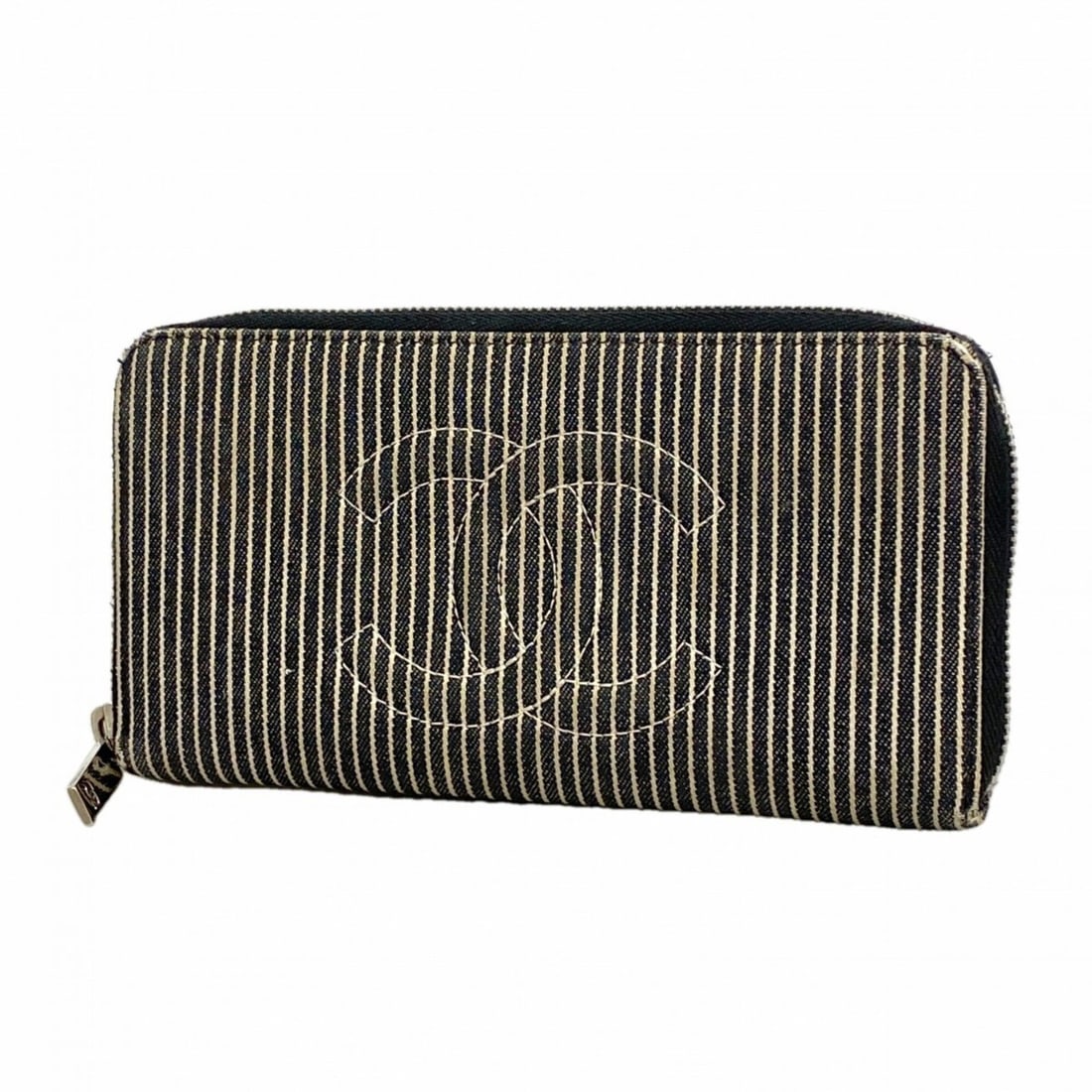 Chanel long wallet, denim, black, women's: --- Catalog ---Category: SizeSize (HxWxD): 10cm x 19.5cm x 2cm / 3.93'' x 7.67'' x 0.78''Category: DesignType: Long wallet (bi-fold)Color: BlackGender: WomenMaterial: Denim Category: GeneralBrand: Cha