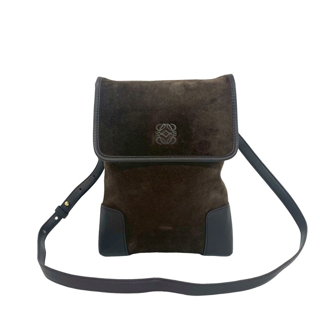 LOEWE Vintage Anagram Logo Embossed Suede Leather Shoulder Bag/Pouch, Brown, 46865: --- Catalog ---Category: SizeSize (HxWxD): 24cm x 17.5cm x 3cm / 9.44'' x 6.88'' x 1.18''Category: DesignType: Pochette, Shoulder bagColor: BrownGender: WomenMaterial: Suede , Leather Category: Genera