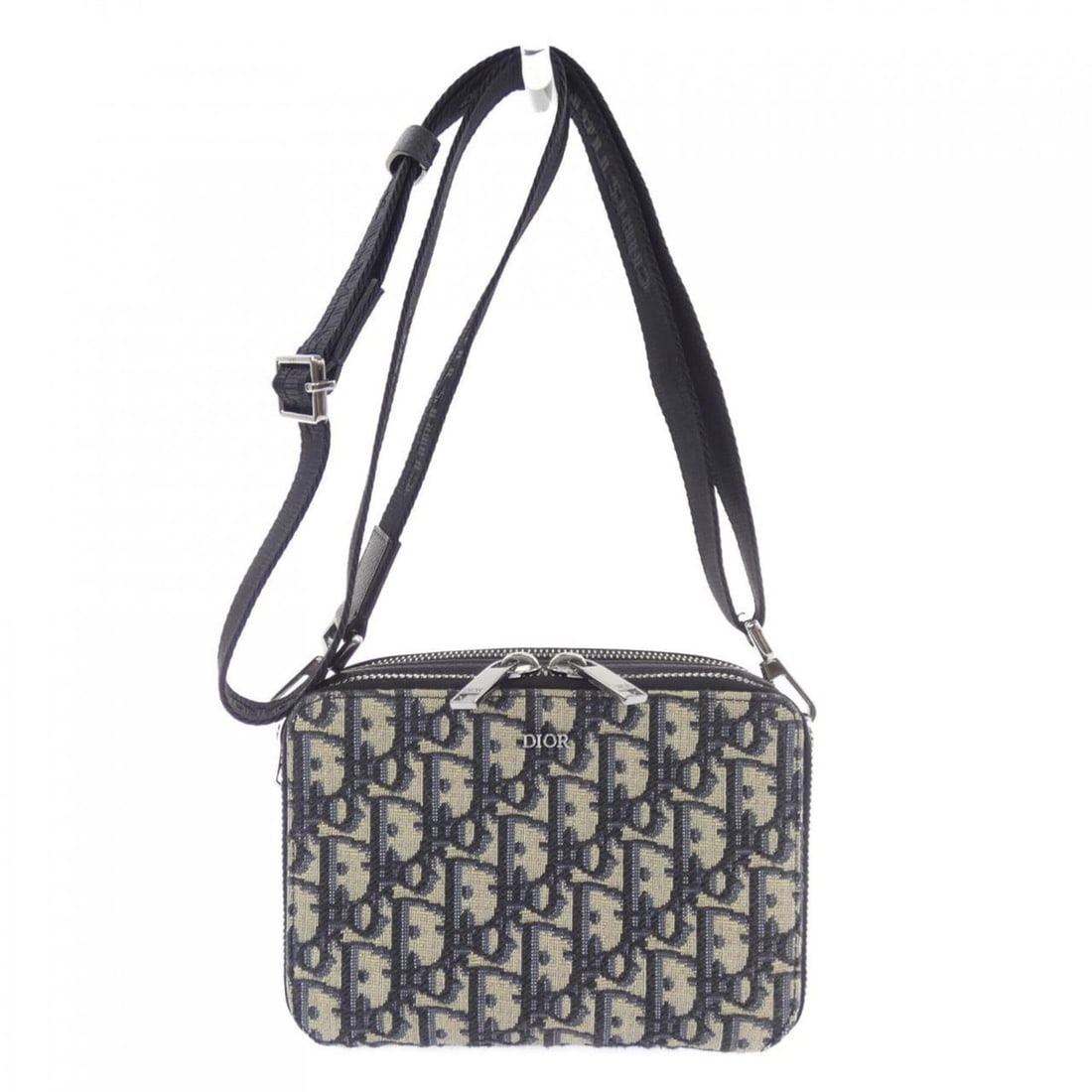 Christian Dior Dior DIOR Zip Pouch with Strap, Oblique Jacquard, 2OBBC119YSE Handbag: --- Catalog ---Category: SizeSize (HxWxD): 12.5cm x 17.5cm x 5cm / 4.92'' x 6.88'' x 1.96''Category: DesignType: HandbagColor: Beige, NavyGender: MenCategory: GeneralMPN: 2OBBC119YSEBrand: Christian D