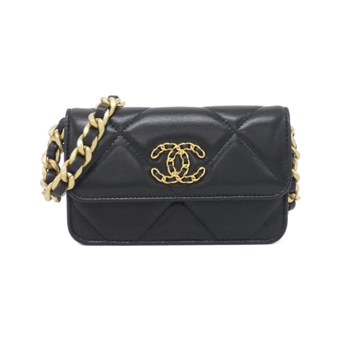 Chanel 19 line AP2450 handbag, clutch, shoulder bag: --- Catalog ---Category: SizeSize (HxWxD): 9cm x 15cm x 3cm / 3.54'' x 5.9'' x 1.18''Category: DesignType: Handbag, Shoulder bagColor: BlackGender: WomenMaterial: Leather Hardware Color: Gold,