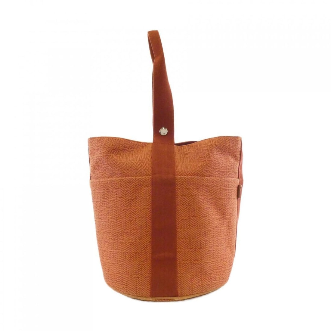 Hermes Saxo MM 102219M Handbag: --- Catalog ---Category: SizeSize (HxWxD): 26cm x 21cm x 21cm / 10.23'' x 8.26'' x 8.26''Category: DesignType: HandbagColor: OrangeGender: WomenMaterial: Canvas Hardware Color: SilverCategory: