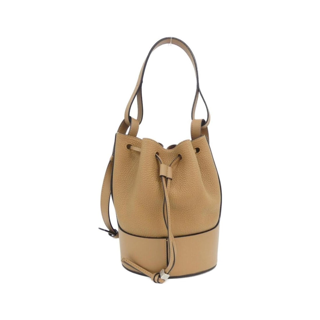 Loewe Balloon Handbag Small A710C31X33 Shoulder Bag: --- Catalog ---Category: SizeSize (HxWxD): 25cm x 18cm x 13cm / 9.84'' x 7.08'' x 5.11''Category: DesignType: Handbag, Shoulder bagColor: BrownGender: WomenMaterial: Leather Hardware Color:
