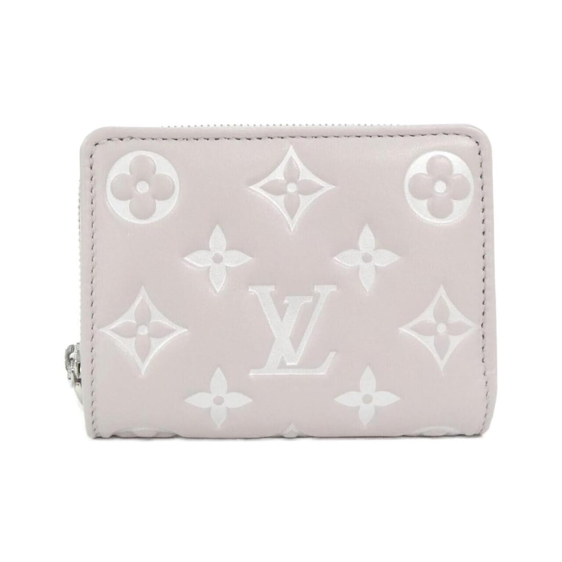 Louis Vuitton Coussin (Super Lucky Day) Portefeuille Lou M14154 Wallet: --- Catalog ---Category: SizeSize (HxWxD): 8cm x 11cm x 2.5cm / 3.14'' x 4.33'' x 0.98''Category: DesignType: Wallet (bi-fold)Color: GrisGender: WomenMaterial: Leather Leather/Fur Type: Lamb