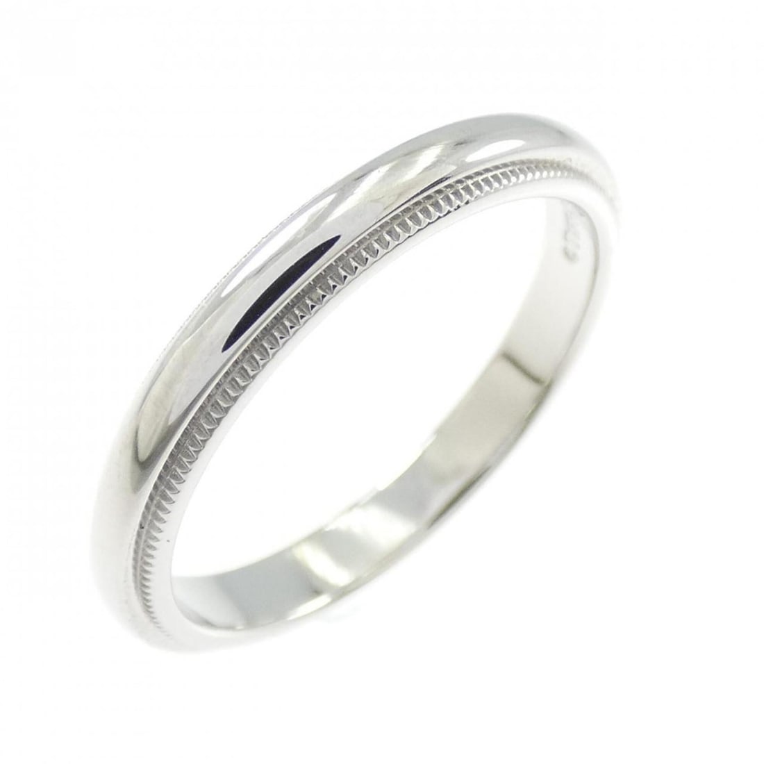 Tiffany & Co. Milgrain Ring: --- Catalog ---Category: SizeJP Size: 15US Size: 7.5Category: DesignType: Band ringGender: Women,MenMaterial: Platinum 950Category: GeneralBrand: Tiffany--- Item List ---Section: ConditionRanking: