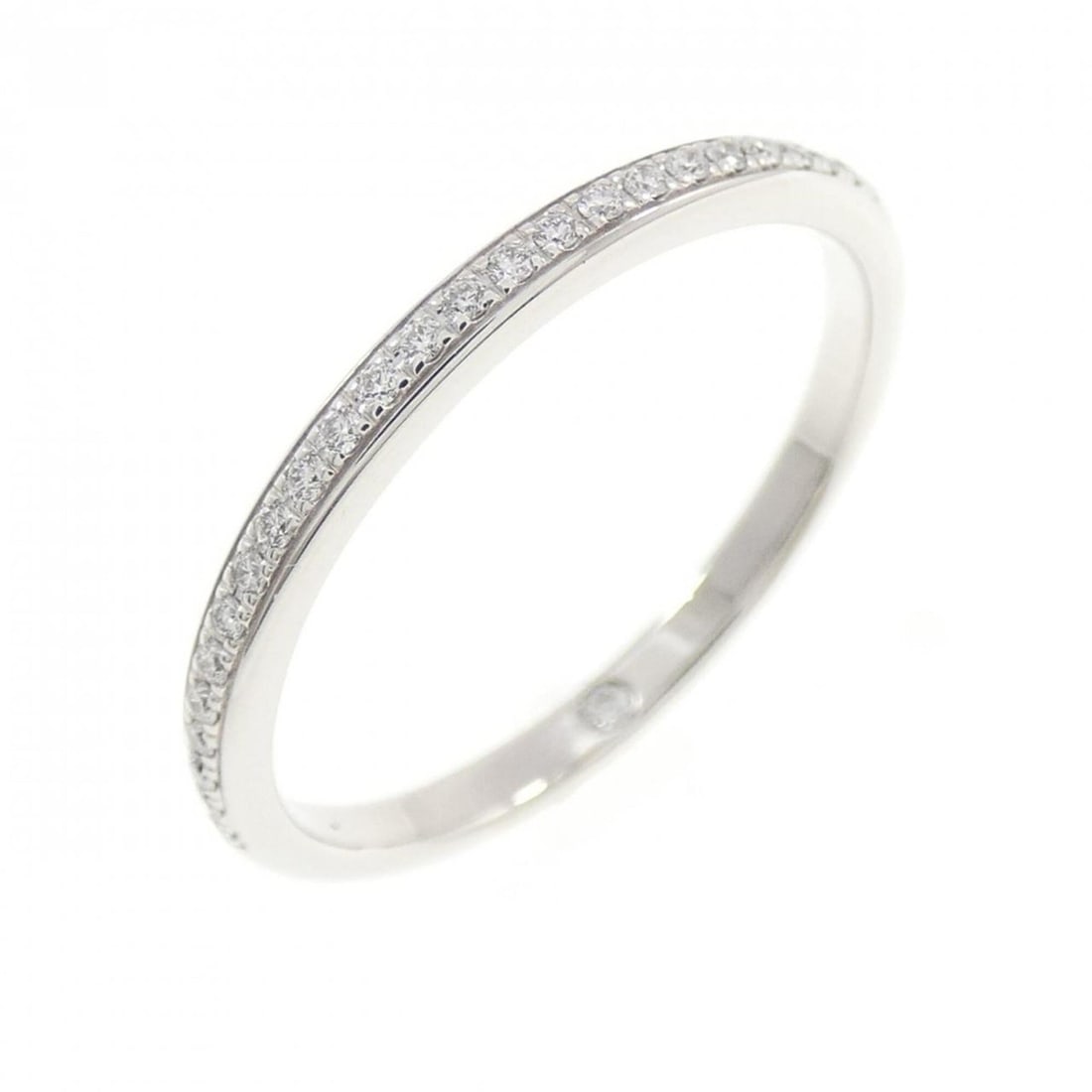 Bvlgari Roma Amor Ring: --- Catalog ---Category: SizeUS Size: 7.5Brand Size: 55Category: DesignType: Band ringGender: Women,MenMaterial: White gold (18K)Category: GeneralBrand: Bvlgari--- Item List ---Section: