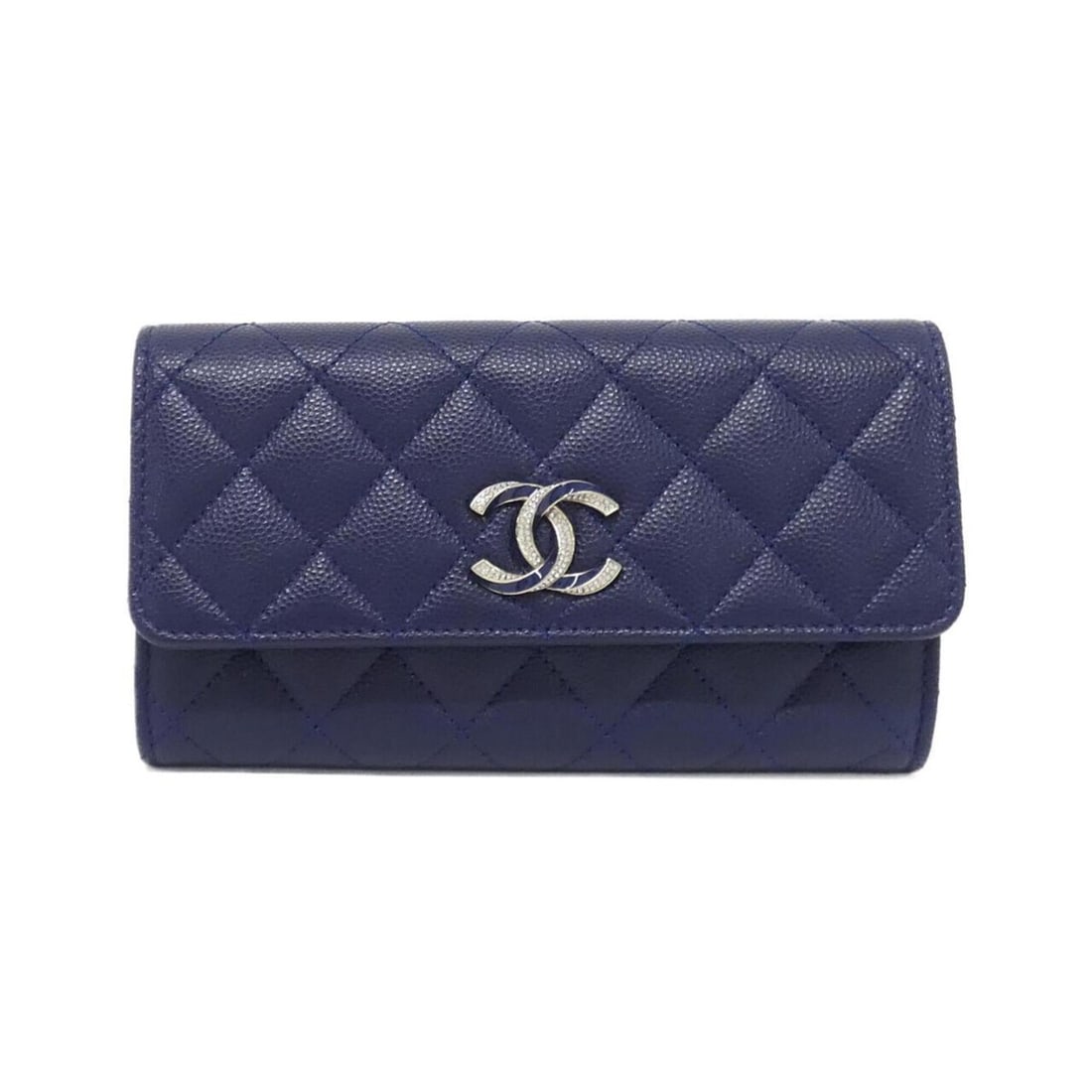 Chanel AP3339 wallet: --- Catalog ---Category: SizeSize (HxWxD): 9cm x 16.5cm x 2cm / 3.54'' x 6.49'' x 0.78''Category: DesignType: Wallet (bi-fold)Color: NavyGender: WomenMaterial: Grained Calfskin Category: