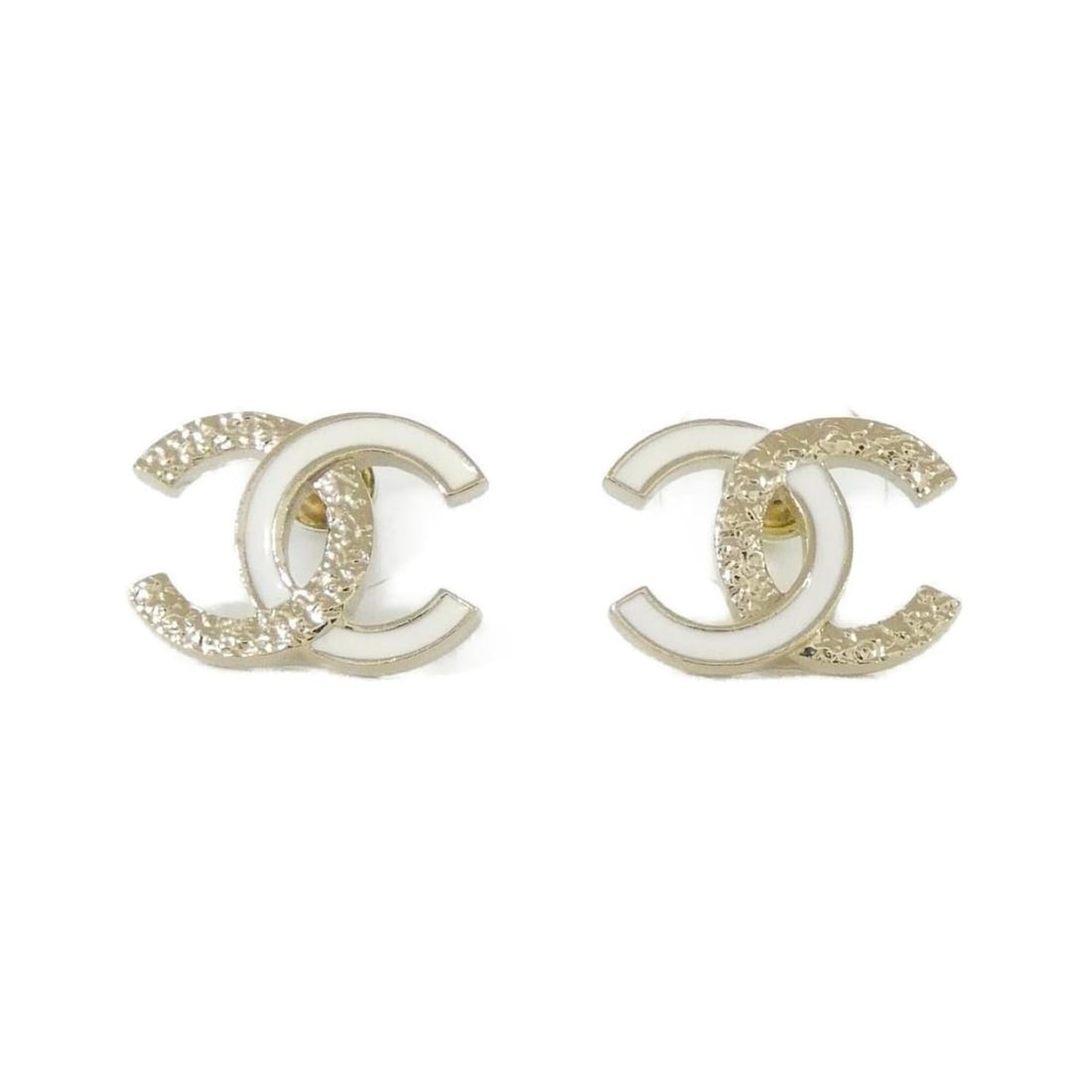 Chanel ABG904 Earrings: --- Catalog ---Category: SizeSize (HxWxD): 13.00mm x 18.00mm / 0.51'' x 0.71''Category: DesignType: Stud earringsColor: WhiteGender: WomenCategory: GeneralBrand: Chanel--- Item List ---Section: