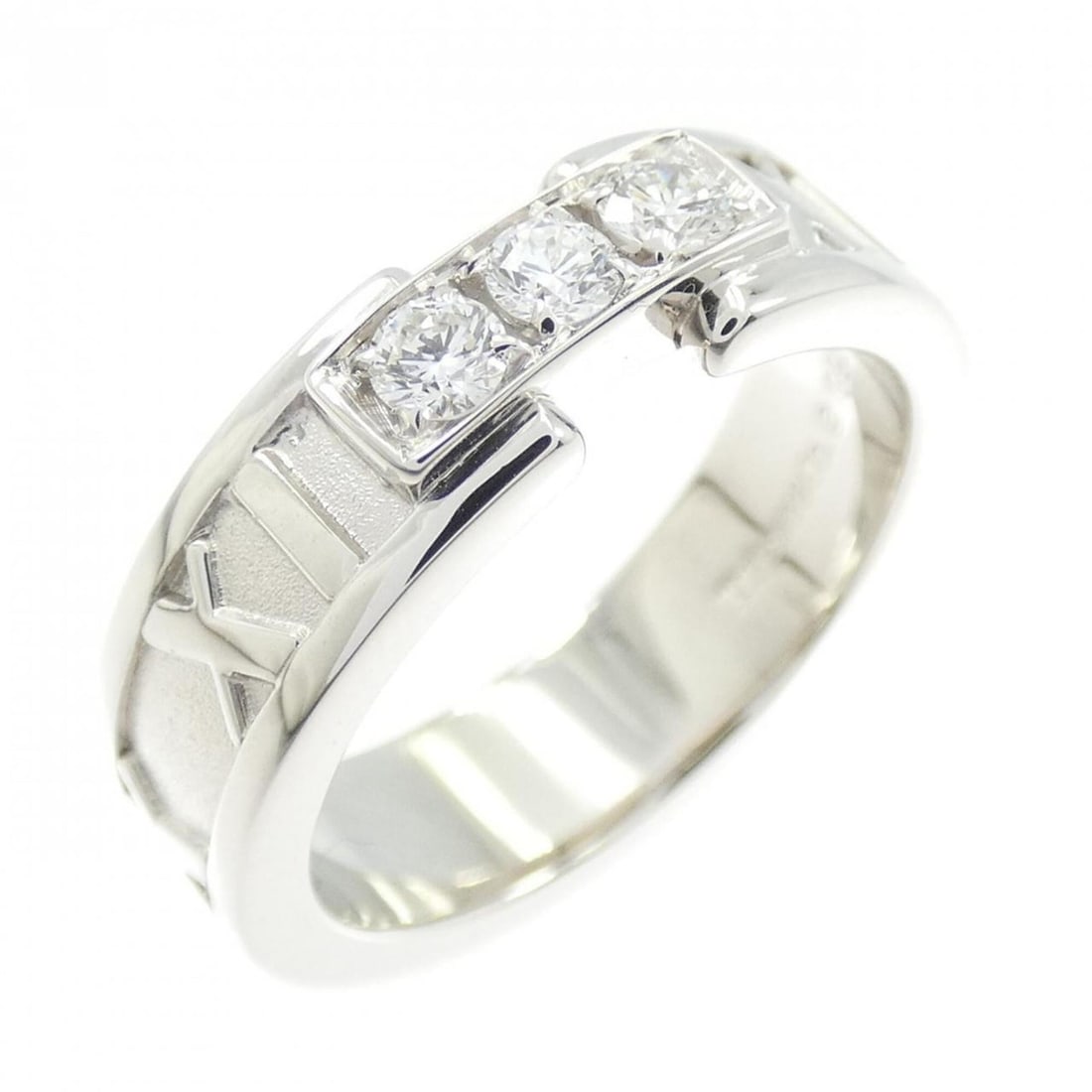 Tiffany Atlas Ring: --- Catalog ---Category: SizeWidth: 5.3mm / 0.21''Weight: 7.5g / 0.26oz.JP Size: 10US Size: 5.5Category: DesignType: Band ringStone: DiamondGender: WomenMaterial: White gold (18K)Category: GeneralLine