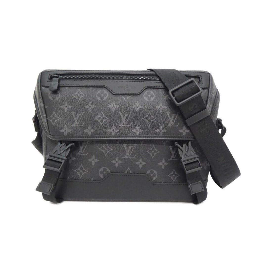 Louis Vuitton Monogram Eclipse Messenger Voyage PM M12517 Shoulder Bag: --- Catalog ---Category: SizeSize (HxWxD): 22cm x 33cm x 11cm / 8.66'' x 12.99'' x 4.33''Category: DesignType: Messenger bag, Shoulder bagColor: Black, Monogram EclipseGender: Women,MenMaterial: