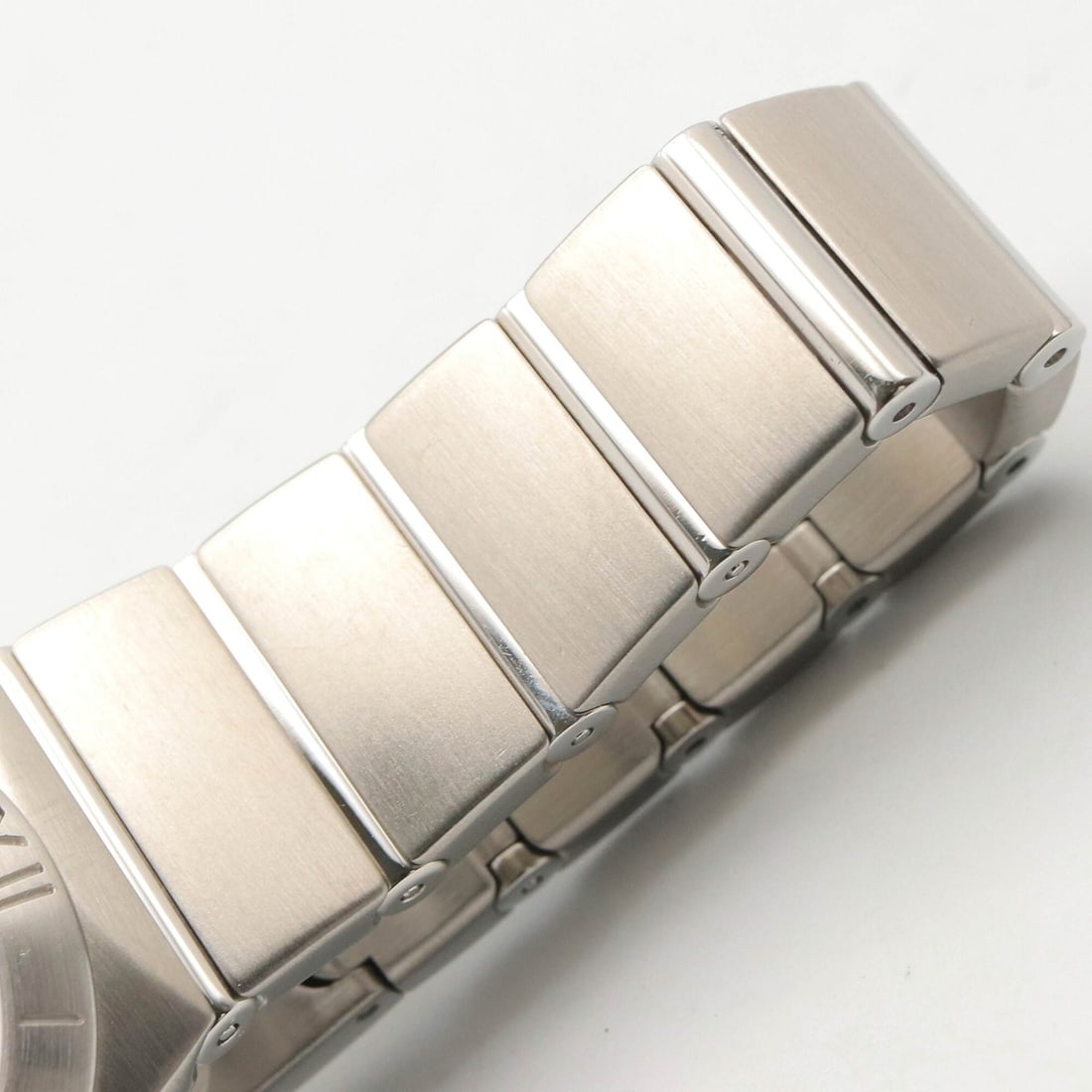 Tiffany T Wire Bangle - 17