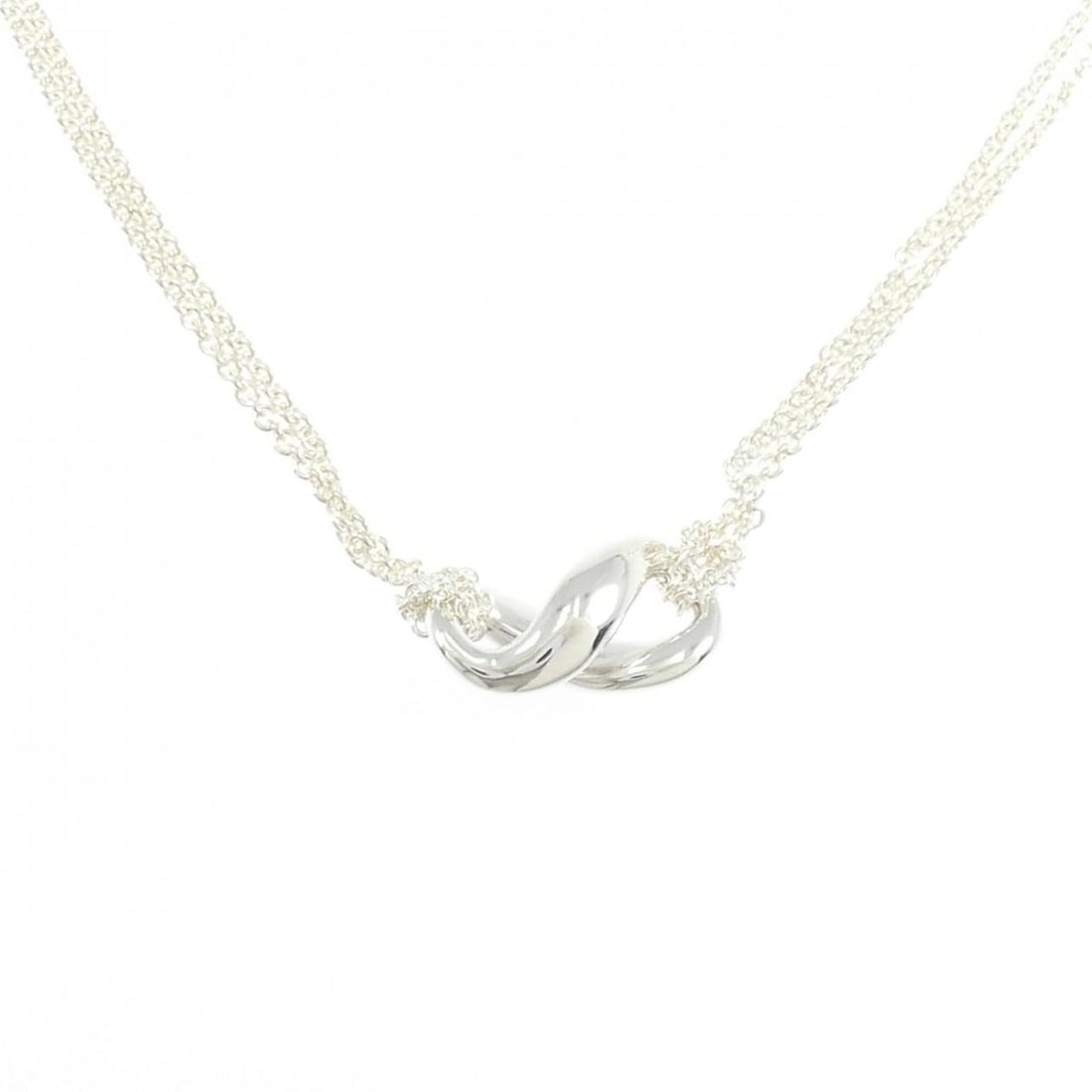 Tiffany & Co. Figure Eight Necklace: --- Catalog ---Category: SizePendant Size: 9mm x 18.5mm / 0.35'' x 0.72''Neck Circumference: 40 cm / 15.74''Category: DesignGender: WomenMaterial: Silver 925Pendant Type: PendantNecklace Type: