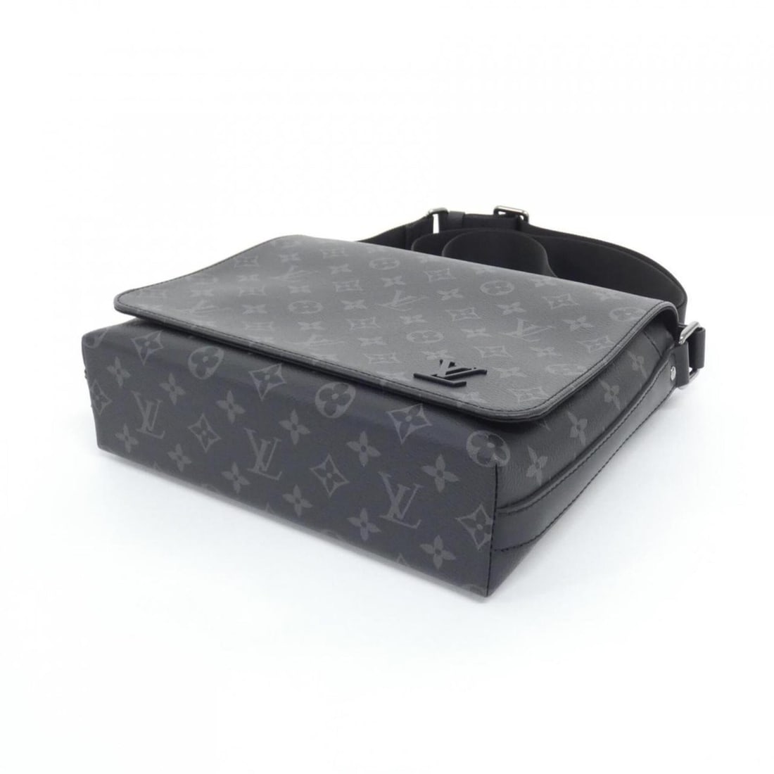 Louis Vuitton Monogram Eclipse District PM M45272 Shoulder Bag - 3