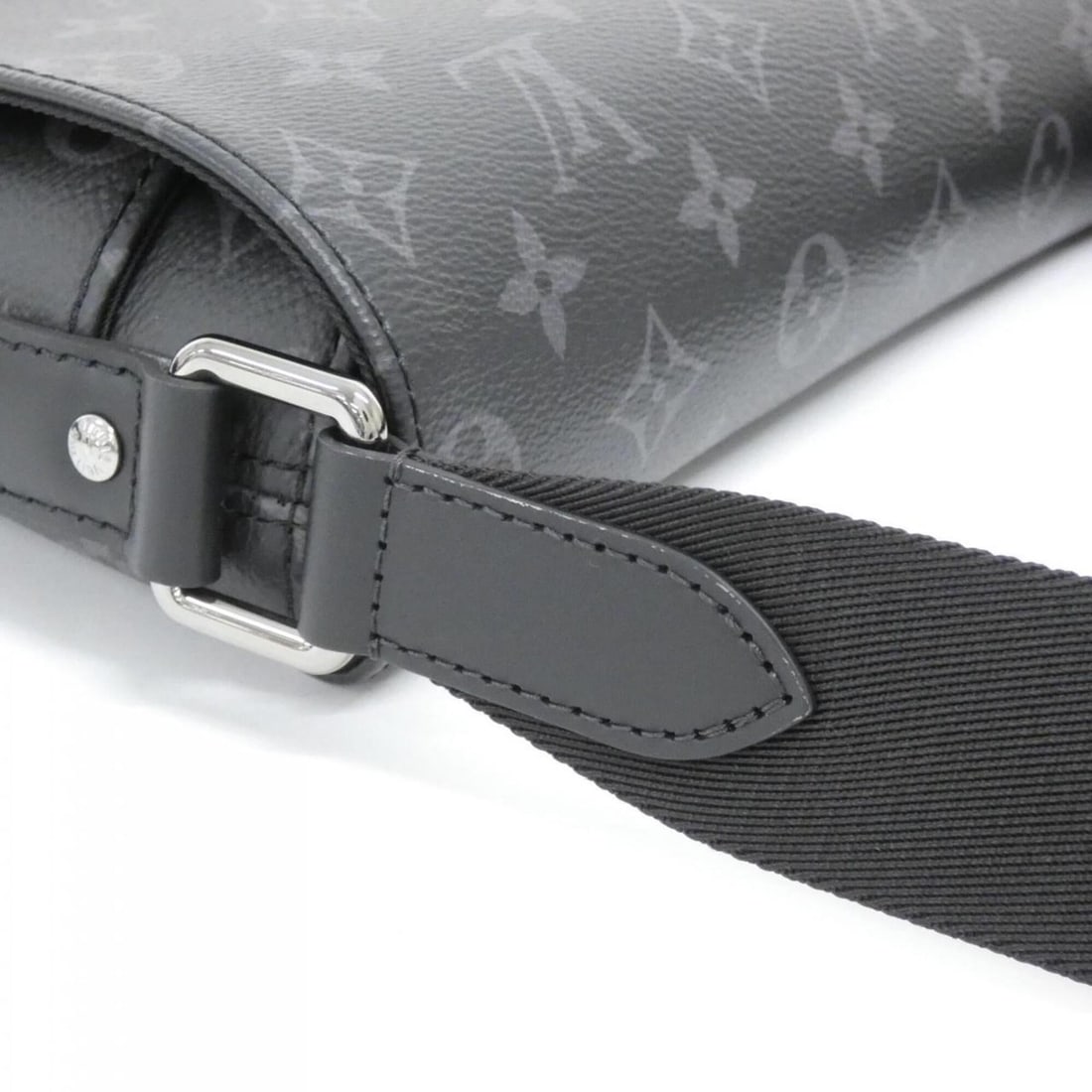 Louis Vuitton Monogram Eclipse District PM M45272 Shoulder Bag - 4