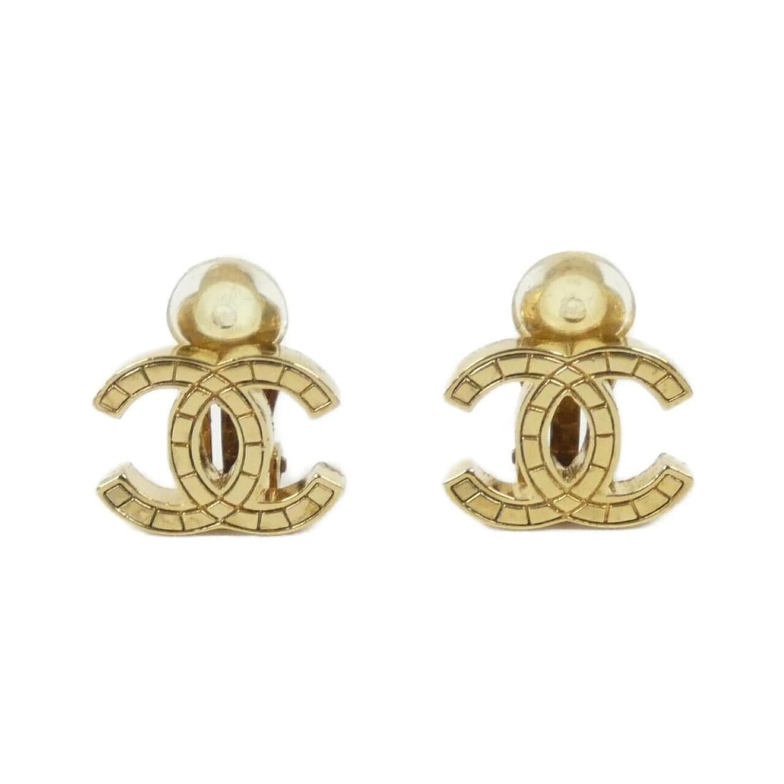 Chanel earrings: --- Catalog ---Category: SizeSize (HxWxD): 12.00mm x 15.00mm / 0.47'' x 0.59''Category: DesignType: Clip earringsColor: GoldGender: WomenCategory: GeneralBrand: Chanel--- Item List ---Section: