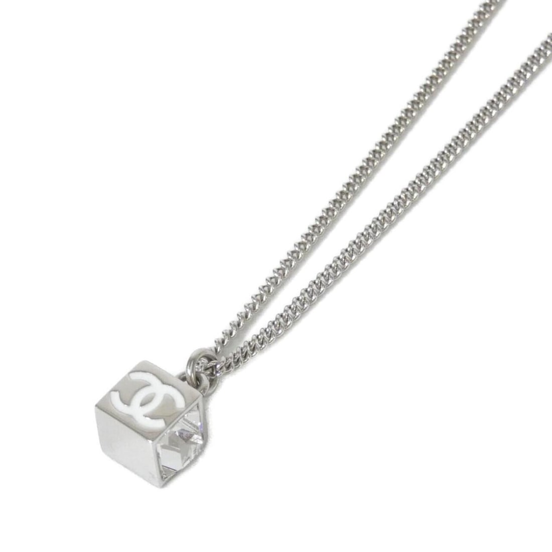 Chanel ABE819 Necklace: --- Catalog ---Category: SizePendant Size: 7mm x 10mm / 0.27'' x 0.39''Neck Circumference: 40 cm - 58 cm / 15.74'' - 22.83''Category: DesignColor: Silver, WhiteGender: Women,MenNecklace Type: Necklace