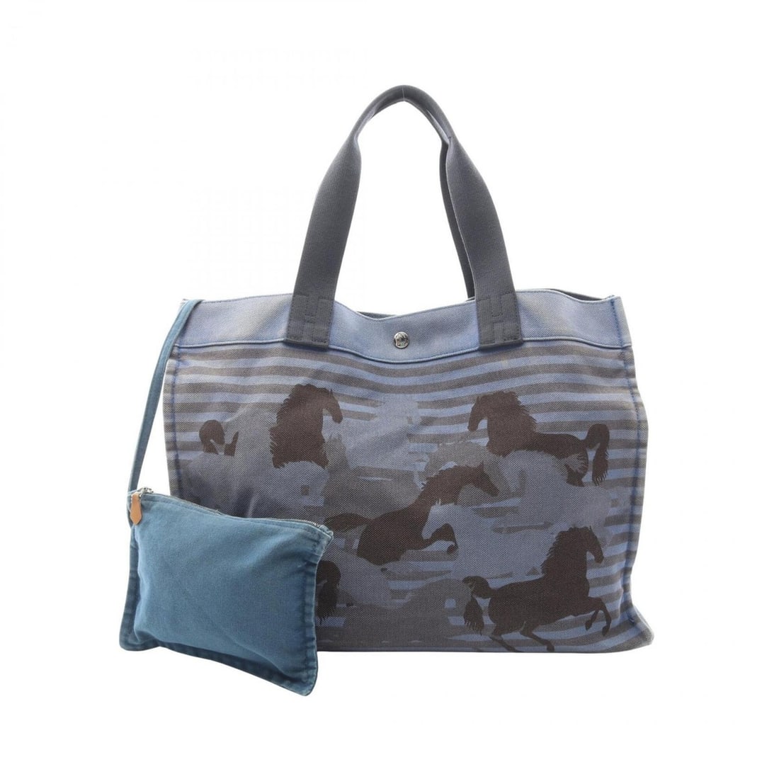 Hermes Chevaux Ann Camouflage Handbag with Pouch, Tote Bag, Canvas, Men's & Women's, Blue Black: --- Catalog ---Category: SizeSize (HxWxD): 34.5cm x 46cm x 16cm / 13.58'' x 18.11'' x 6.29''Category: DesignType: Handbag, Pouch, Tote bagColor: Black, BlueGender: Men,WomenMaterial: Canvas Category: