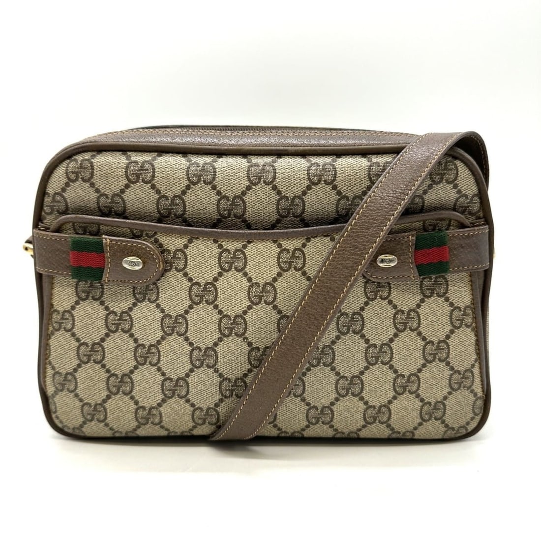 GUCCI 93 02 049 GG Supreme Sherry Shoulder Bag Leather Women's Vintage: --- Catalog ---Category: SizeSize (HxWxD): 17cm x 24cm x 8cm / 6.69'' x 9.44'' x 3.14''Category: DesignType: Shoulder bagColor: BrownGender: WomenMaterial: GG Supreme , Canvas , PVC Category: GeneralB