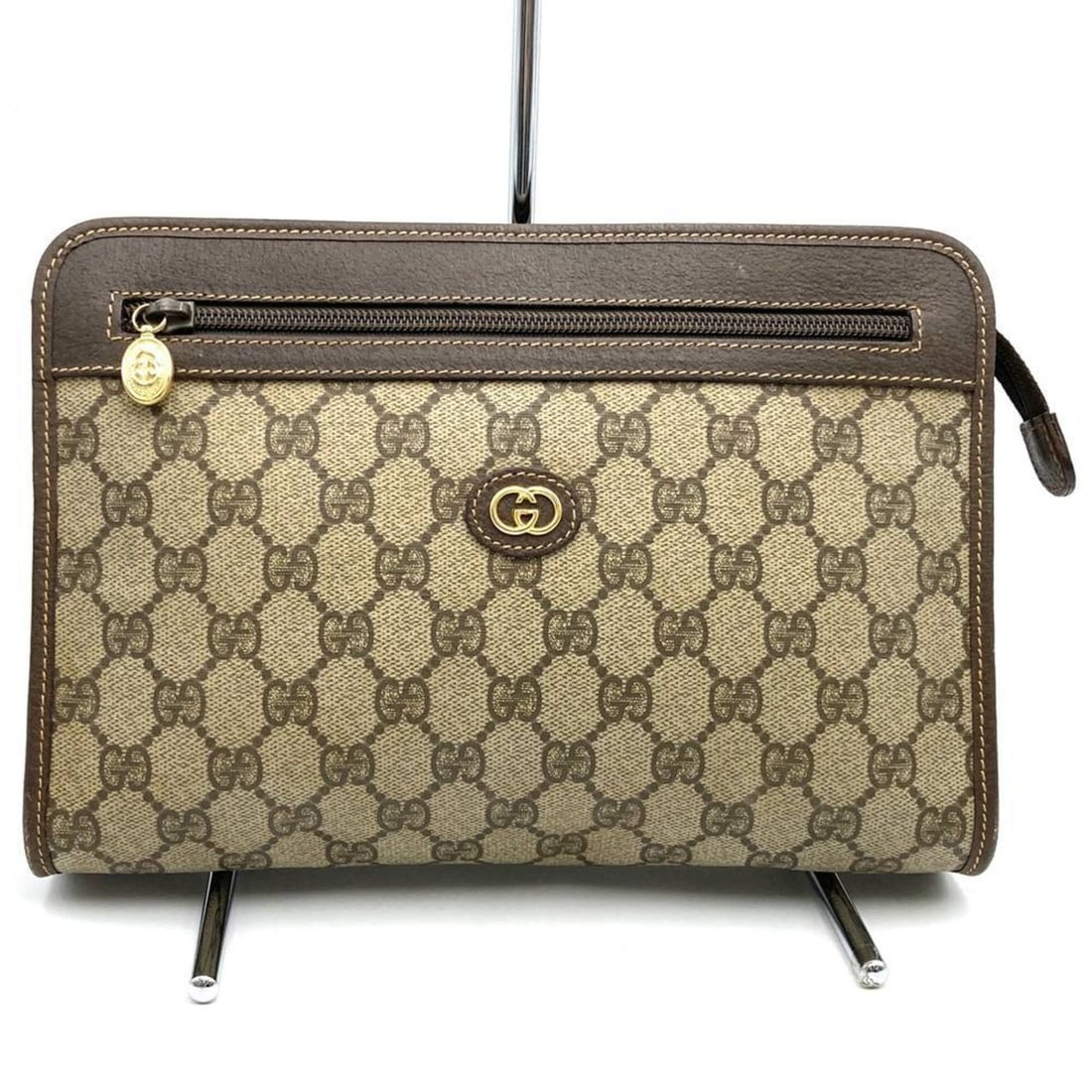 GUCCI 014 122 Clutch Bag GG Supreme Canvas/Brown Men's Women's: --- Catalog ---Category: SizeSize (HxWxD): 17cm x 26cm x 6cm / 6.69'' x 10.23'' x 2.36''Category: DesignType: Clutch bagColor: BrownGender: Men,WomenMaterial: PVC , GG Supreme , Canvas Category: Gener