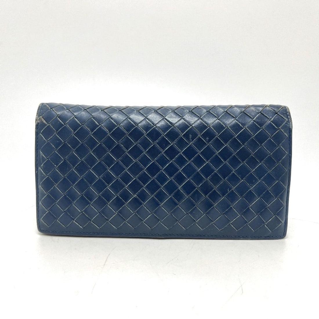 BOTTEGA VENETA 156819 Intrecciato Long Wallet, Bi-fold Leather, Men's, Blue: --- Catalog ---Category: SizeSize (HxWxD): 10cm x 19cm / 3.93'' x 7.48''Category: DesignType: Long wallet (bi-fold)Color: BlueGender: MenMaterial: Leather Category: GeneralMPN: 156819Brand: Bottega Ve