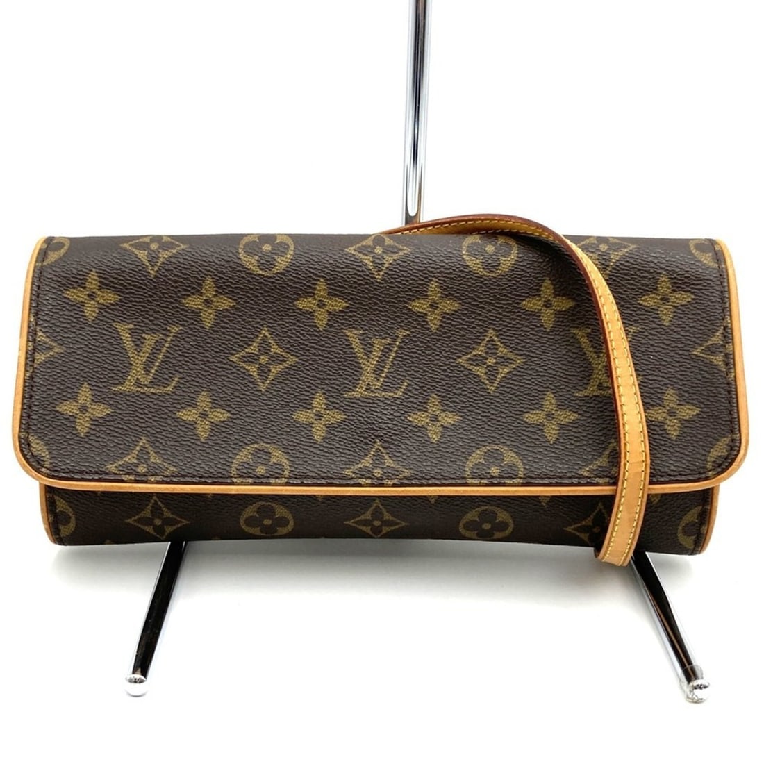 LOUIS VUITTON M51854 Pochette Twin PM Shoulder Bag Monogram Women's: --- Catalog ---Category: SizeWeight: 190g / 6.7oz.Size (HxWxD): 11cm x 24cm x 3cm / 4.33'' x 9.44'' x 1.18''Strap Length: 105cm / 41.33''Category: DesignType: Pochette, Shoulder bagColor: Brown, Monog