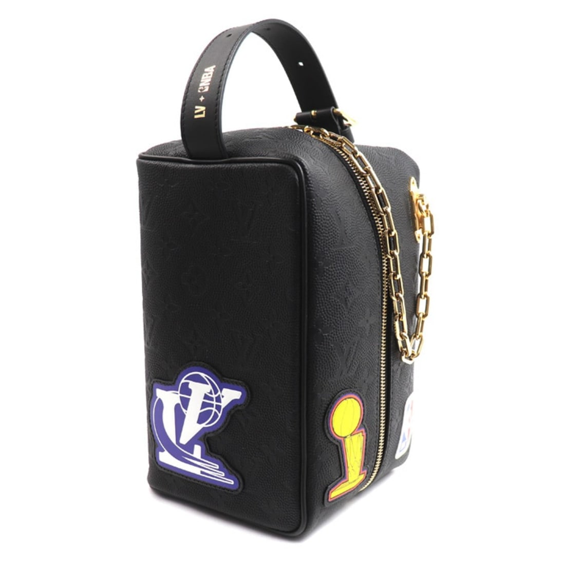 LOUIS VUITTON Louis Vuitton x NBA Cloak Dop Kit Handbag Monogram Embossed Black M58515 Men's: --- Catalog ---Category: SizeSize (HxWxD): 23cm x 14cm x 14cm / 9.05'' x 5.51'' x 5.51''Category: DesignType: HandbagColor: BlackGender: MenMaterial: Monogram Category: GeneralMPN: M58515Brand: Louis 