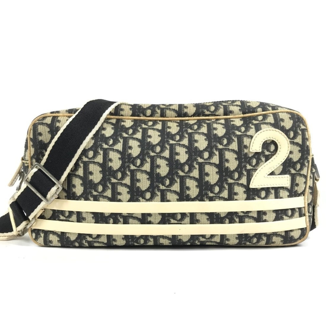 Christian Dior Dior Vintage Trotter Logo No. 2 Bag, Crossbody Pouch, Shoulder Canvas, Suede,: --- Catalog ---Category: SizeSize (HxWxD): 14cm x 27.5cm x 6cm / 5.51'' x 10.82'' x 2.36''Category: DesignType: Pochette, Shoulder bagColor: Black, WhiteGender: Men,WomenMaterial: Canvas , PVC , Suede