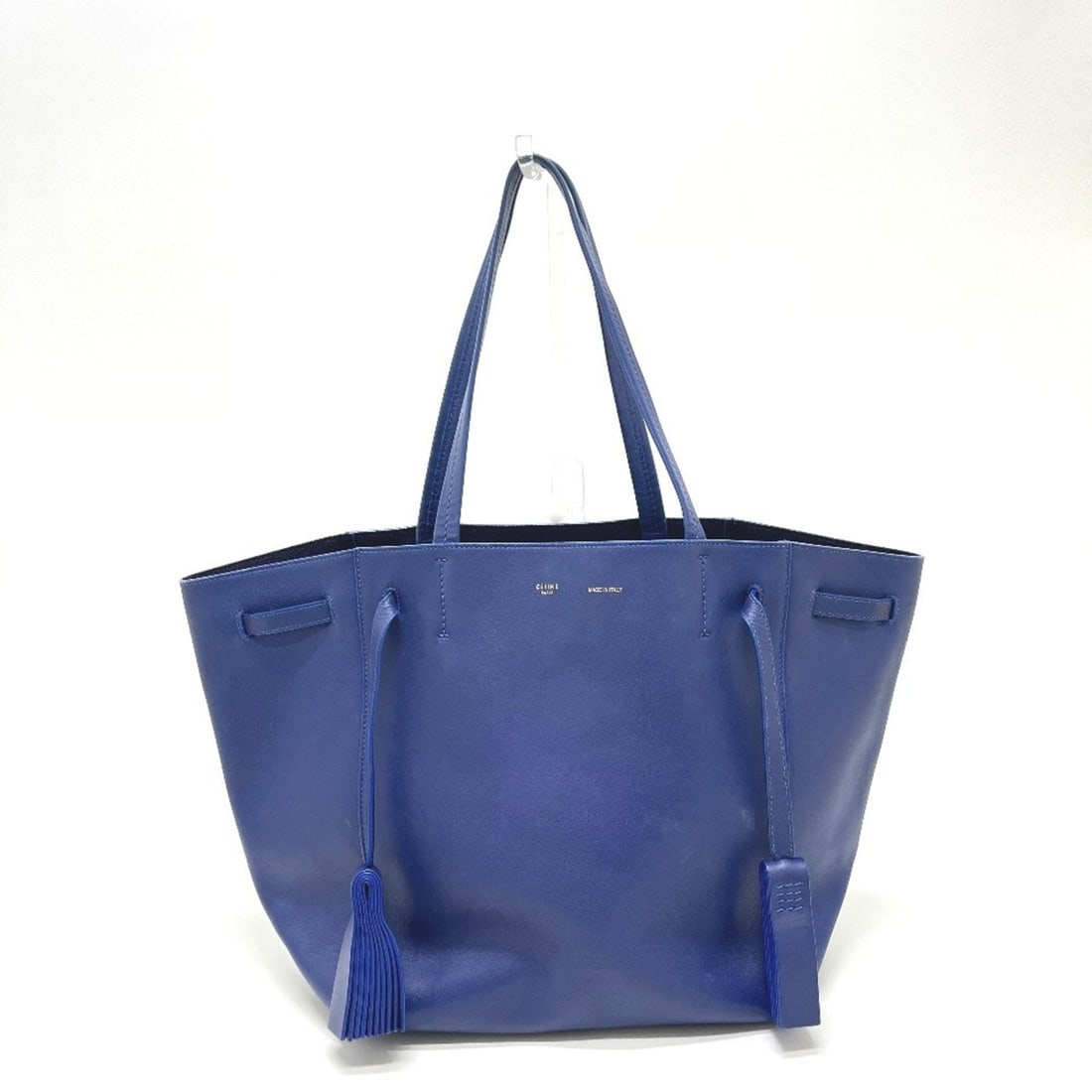CELINE Cabas Phantom Tassel Bag Handbag Tote Leather Women's Blue: --- Catalog ---Category: SizeSize (HxWxD): 29cm x 26.5cm x 17cm / 11.41'' x 10.43'' x 6.69''Category: DesignType: Handbag, Tote bagColor: BlueGender: WomenMaterial: Leather Category: GeneralBrand: Cel